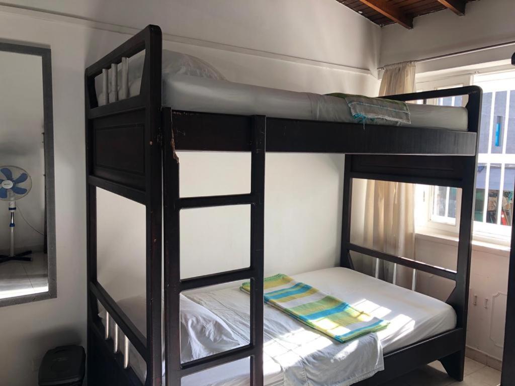 New Memphis Hostal Medellín Buitenkant foto
