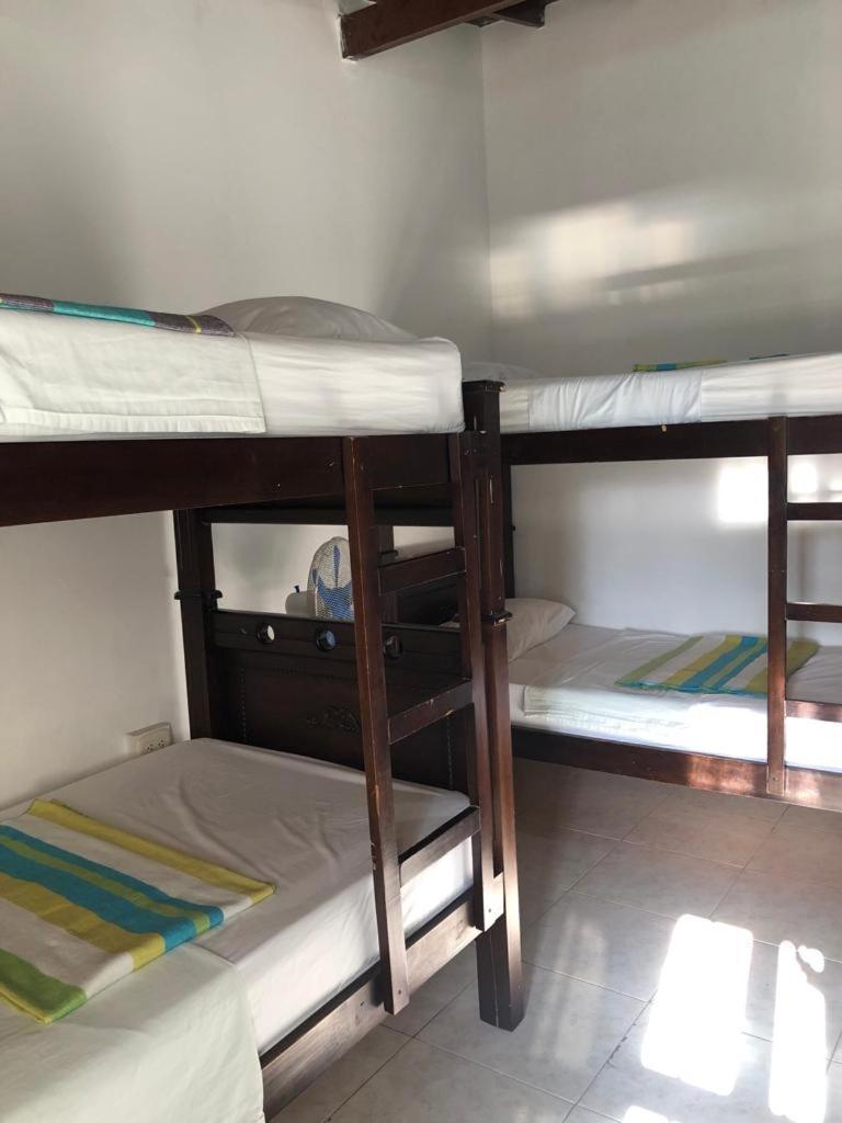 New Memphis Hostal Medellín Buitenkant foto